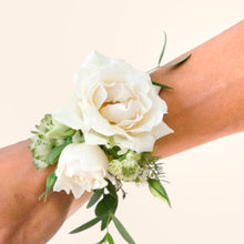 Load image into Gallery viewer, Corsage and Buttonhole
