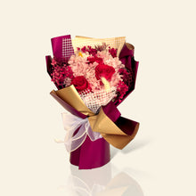 Load image into Gallery viewer, Dried &amp; Preserved Bouquet - Red
