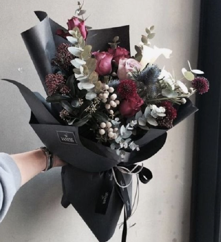 Black Wrap Bouquet - RW